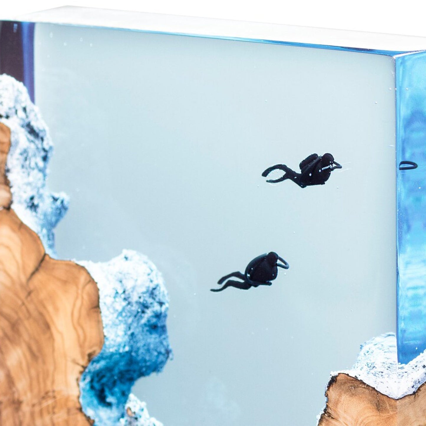 Divers Explore Undersea - High Quality Epoxy Resin Lamps - ArtFIGU