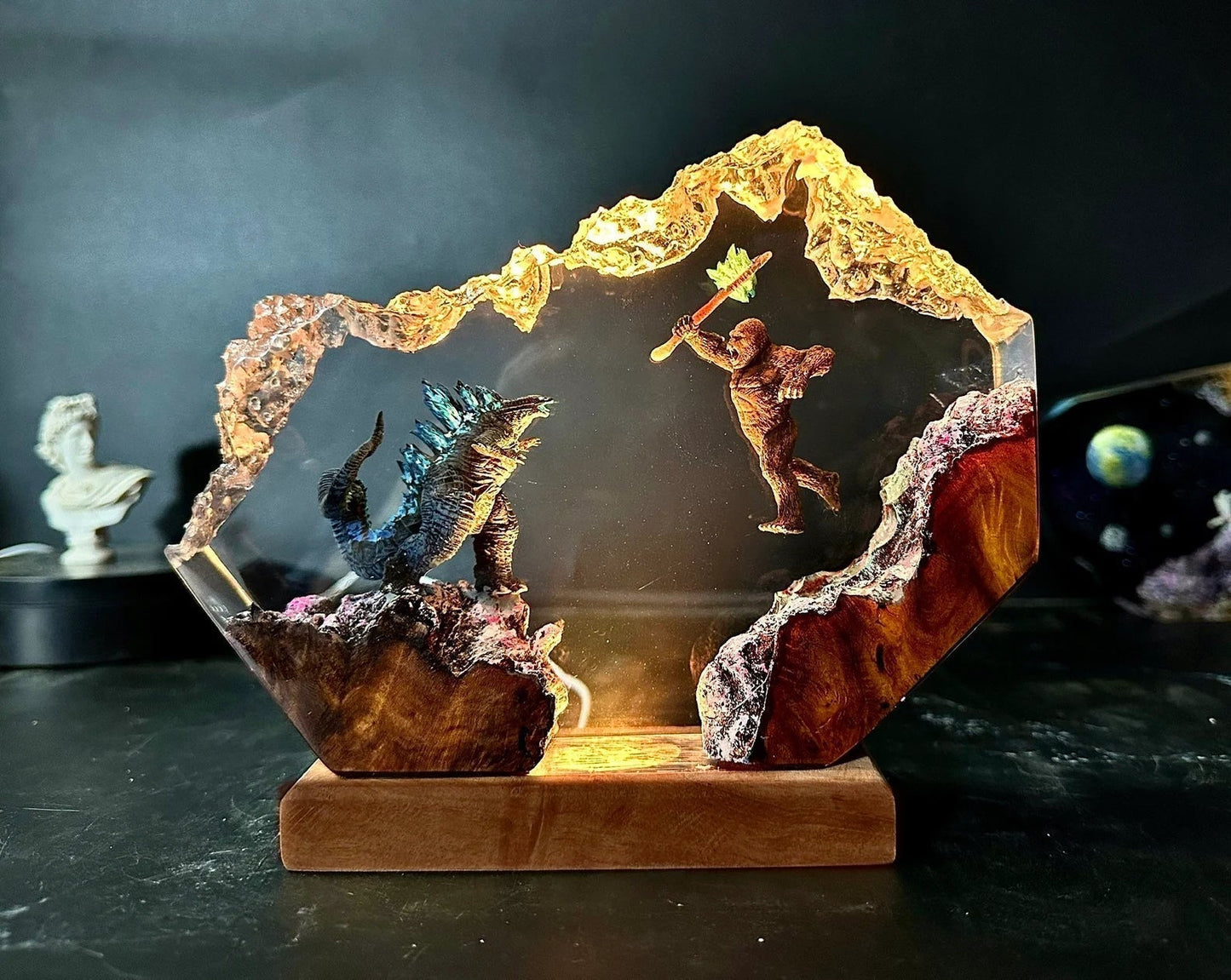 Godzilla x Kong Epoxy Resin Lamp - ArtFIGU