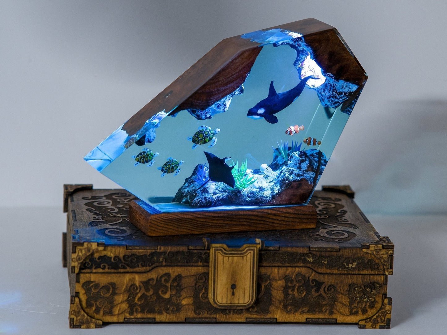 Orca Sea Turtles Manta Ray Undersea Ocean Diorama Epoxy Resin Lamp, Night Light - ArtFIGU