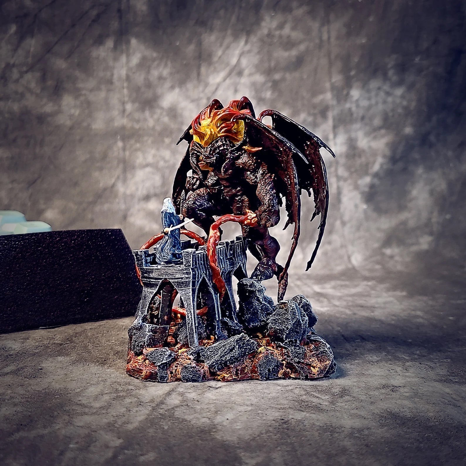 LOTR Lord Of Rings Balrog vs Gandalf Diorama Epoxy Resin Lamp - ArtFIGU