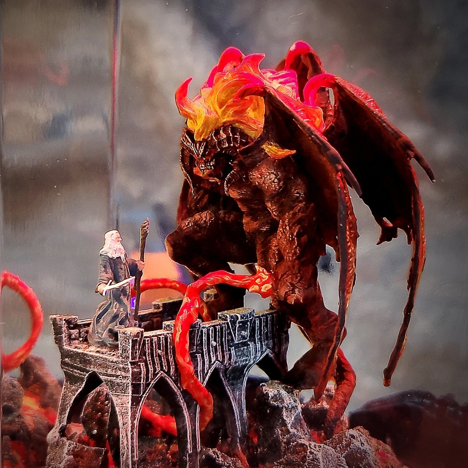 LOTR Lord Of Rings Balrog vs Gandalf Diorama Epoxy Resin Lamp - ArtFIGU