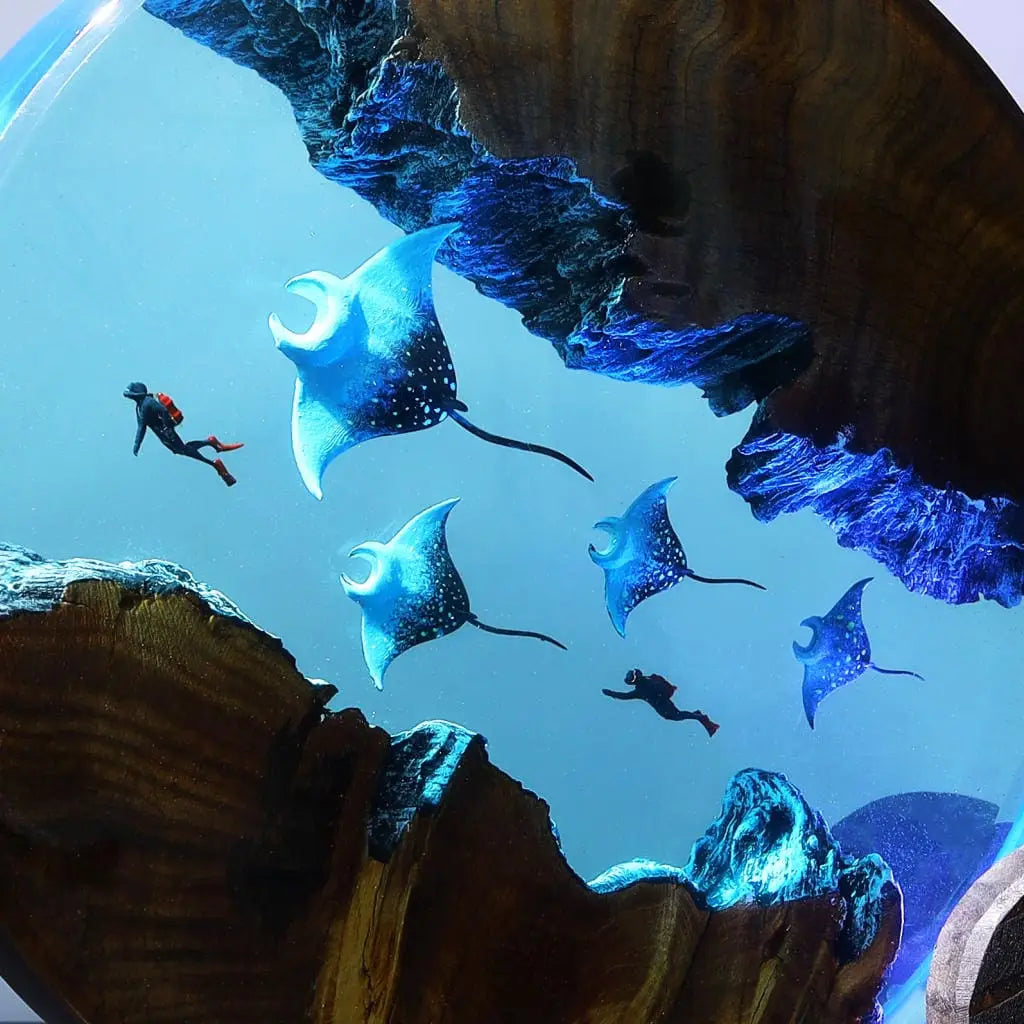 Divers Manta Rays Undersea Ocean Diorama Epoxy Resin Lamp, Night Light - ArtFIGU