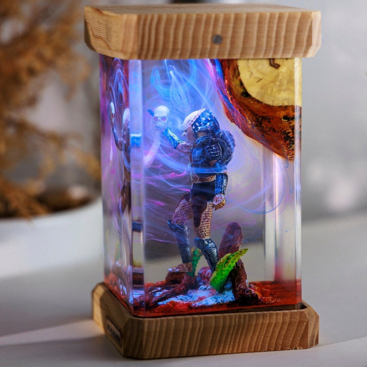 Predator Xenomorph Alien Space Monster Epoxy Resin Lamp - ArtFIGU