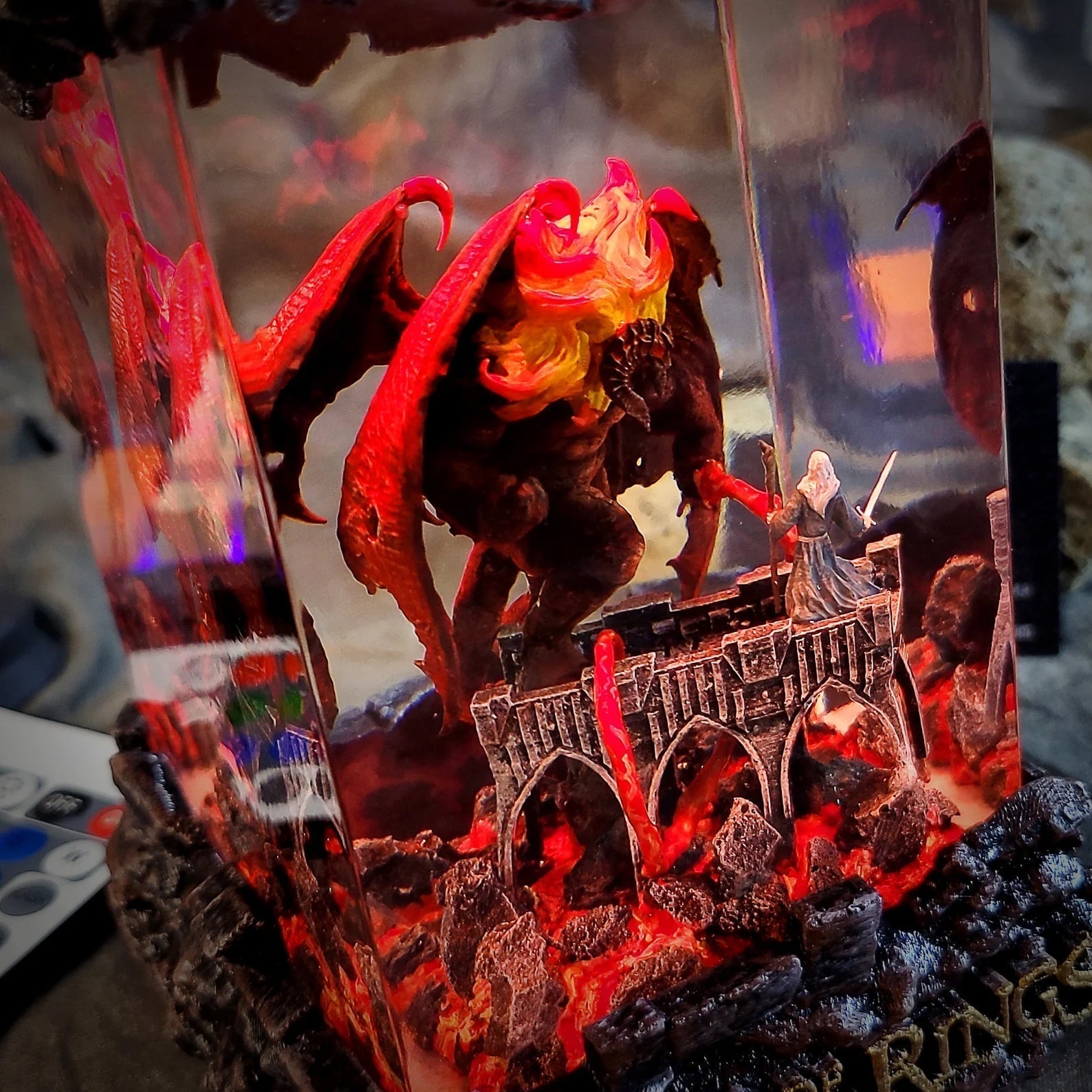 LOTR Lord Of Rings Balrog vs Gandalf Diorama Epoxy Resin Lamp - ArtFIGU