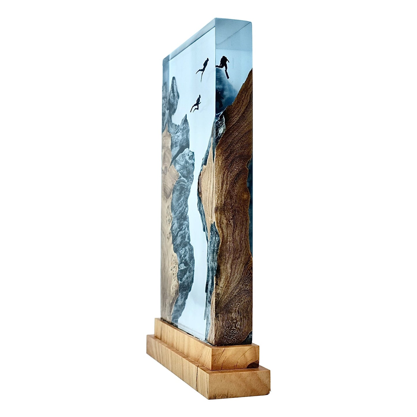 Divers Explore Undersea - High Quality Epoxy Resin Lamp - ArtFIGU