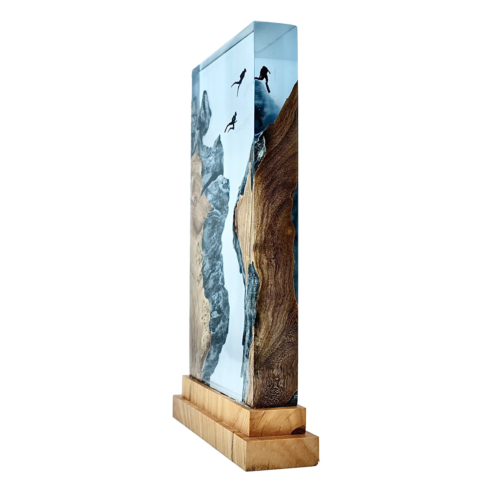 Divers Explore Undersea - High Quality Epoxy Resin Lamp - ArtFIGU