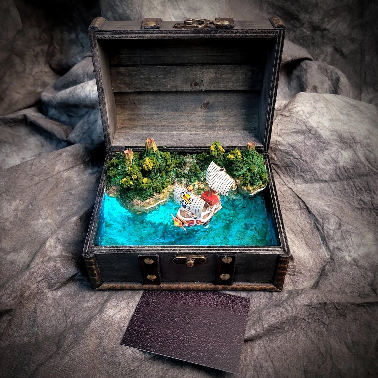 One Piece Sunny Pirates Going Merry Treasure Mistery Box Gift