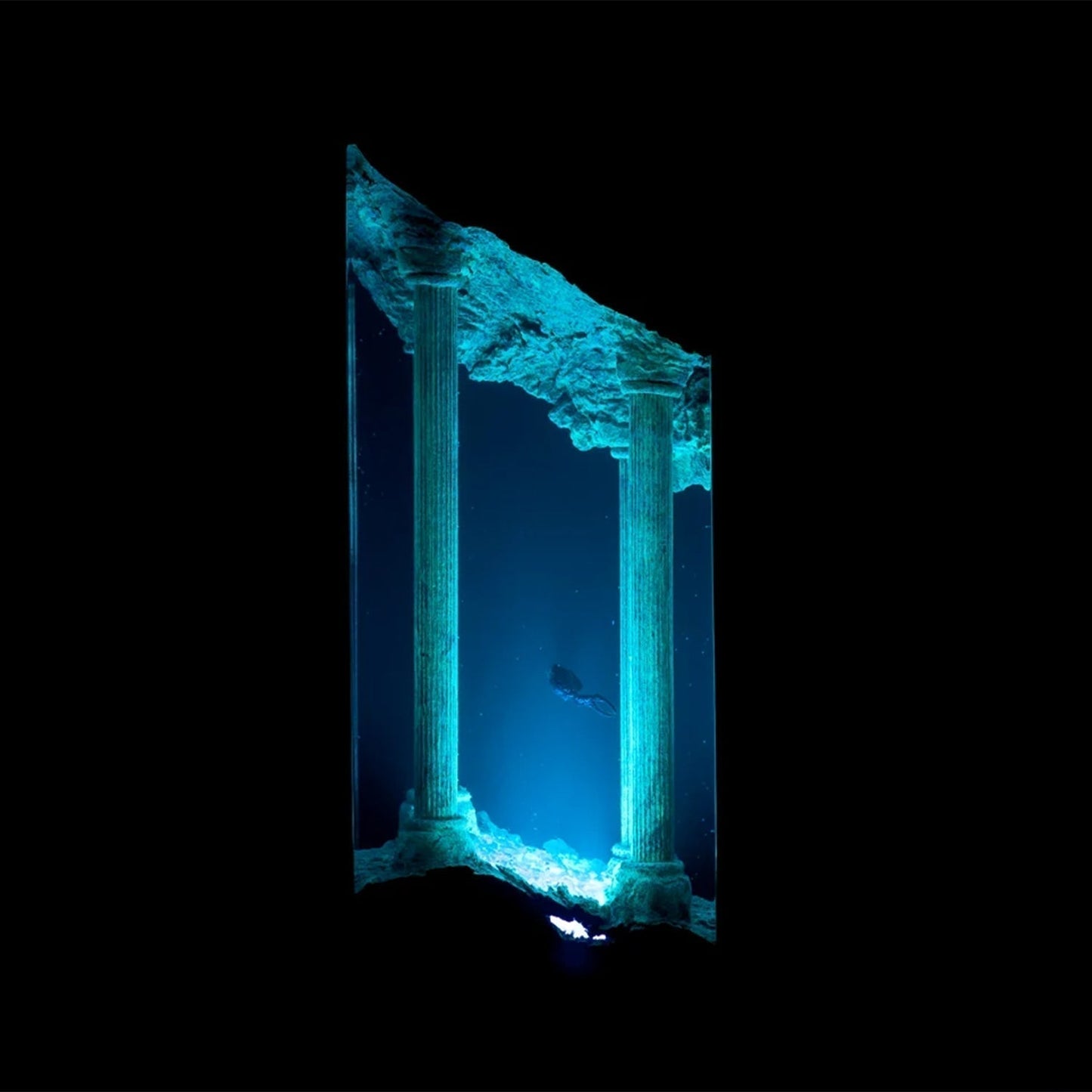 Divers Explore Ancient Ruins Undersea - High Quality Epoxy Resin Lamp - ArtFIGU