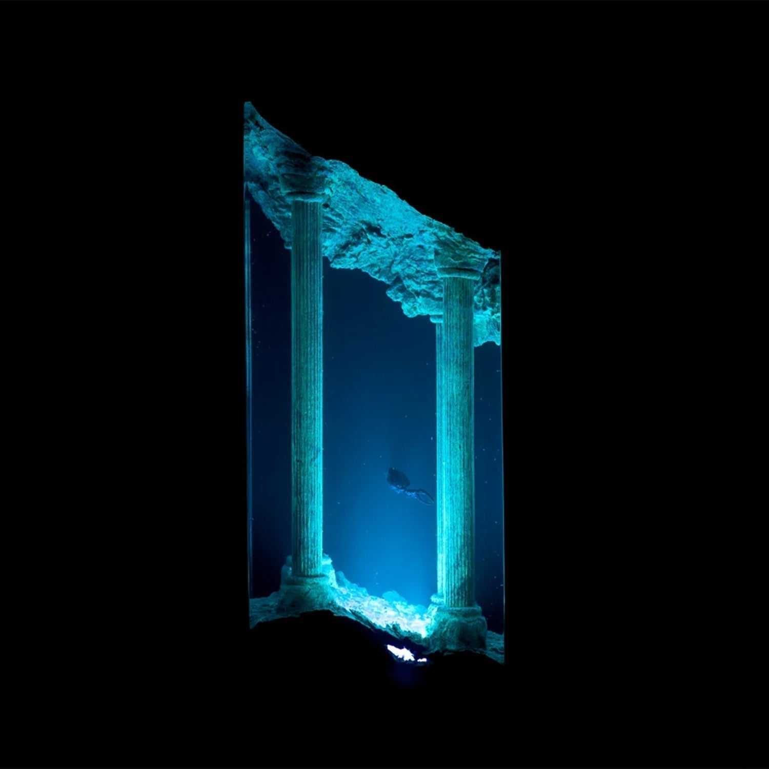Divers Explore Ancient Ruins Undersea - High Quality Epoxy Resin Lamp - ArtFIGU