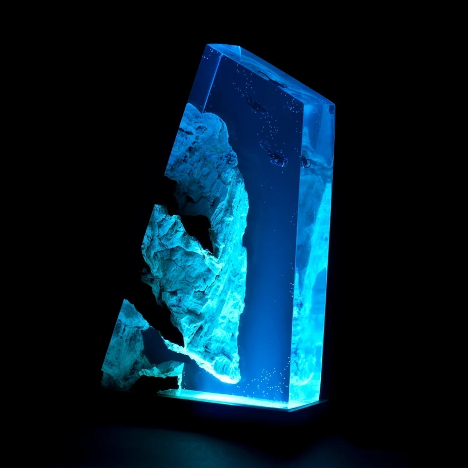 Divers Explore Undersea - High Quality Epoxy Resin Lamp - ArtFIGU