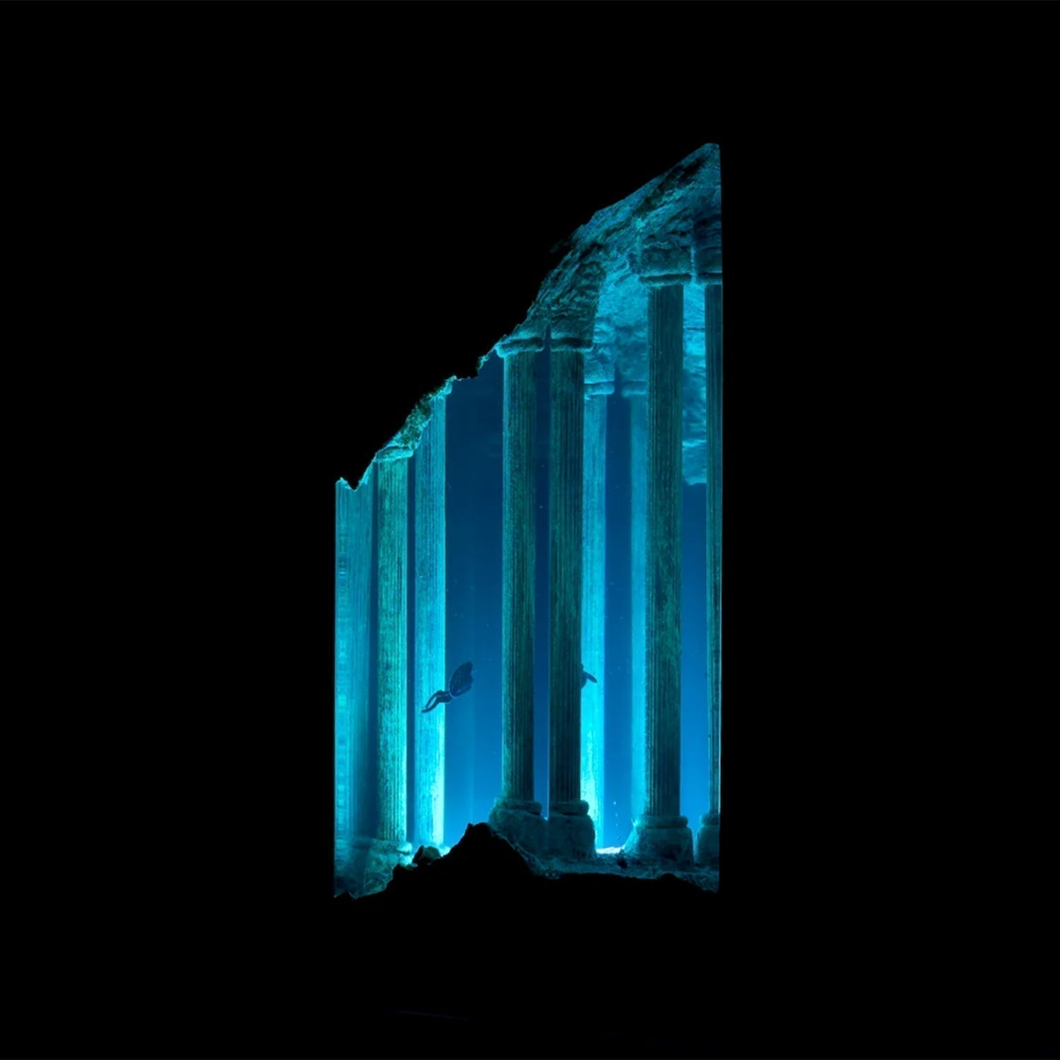 Divers Explore Ancient Ruins Undersea - High Quality Epoxy Resin Lamp - ArtFIGU