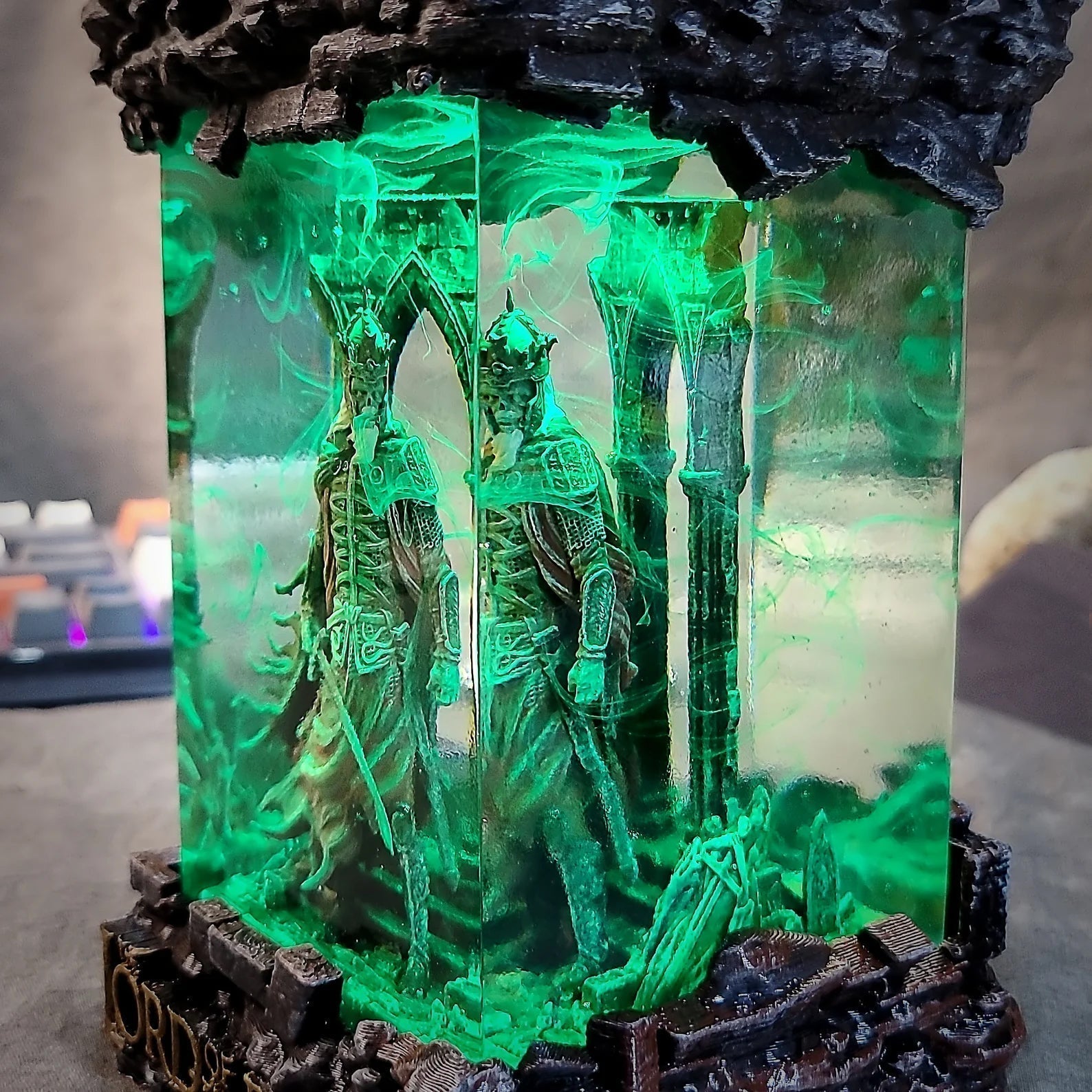 LOTR Lord Of Rings King of the Dead Rioc Diorama Epoxy Resin Lamp - ArtFIGU