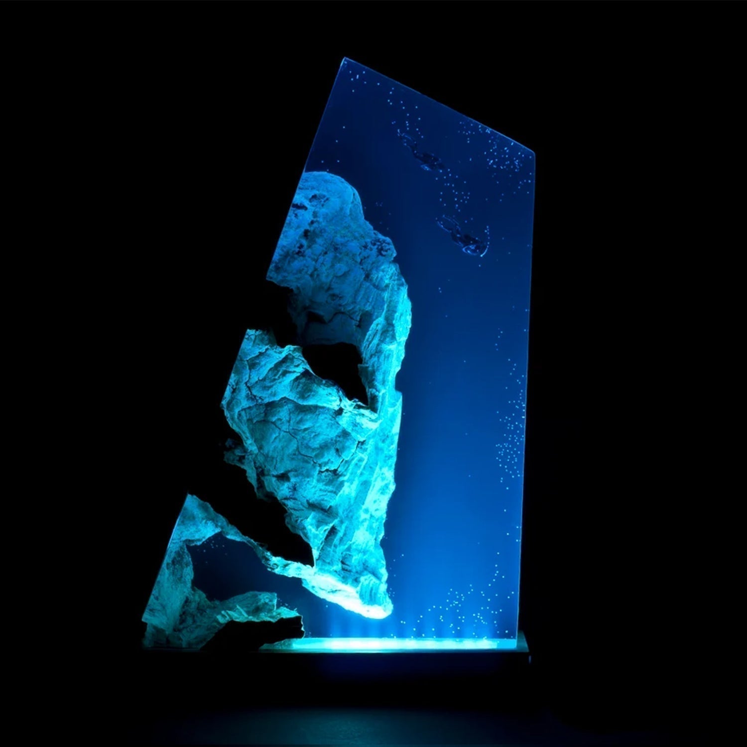 Divers Explore Undersea - High Quality Epoxy Resin Lamp - ArtFIGU
