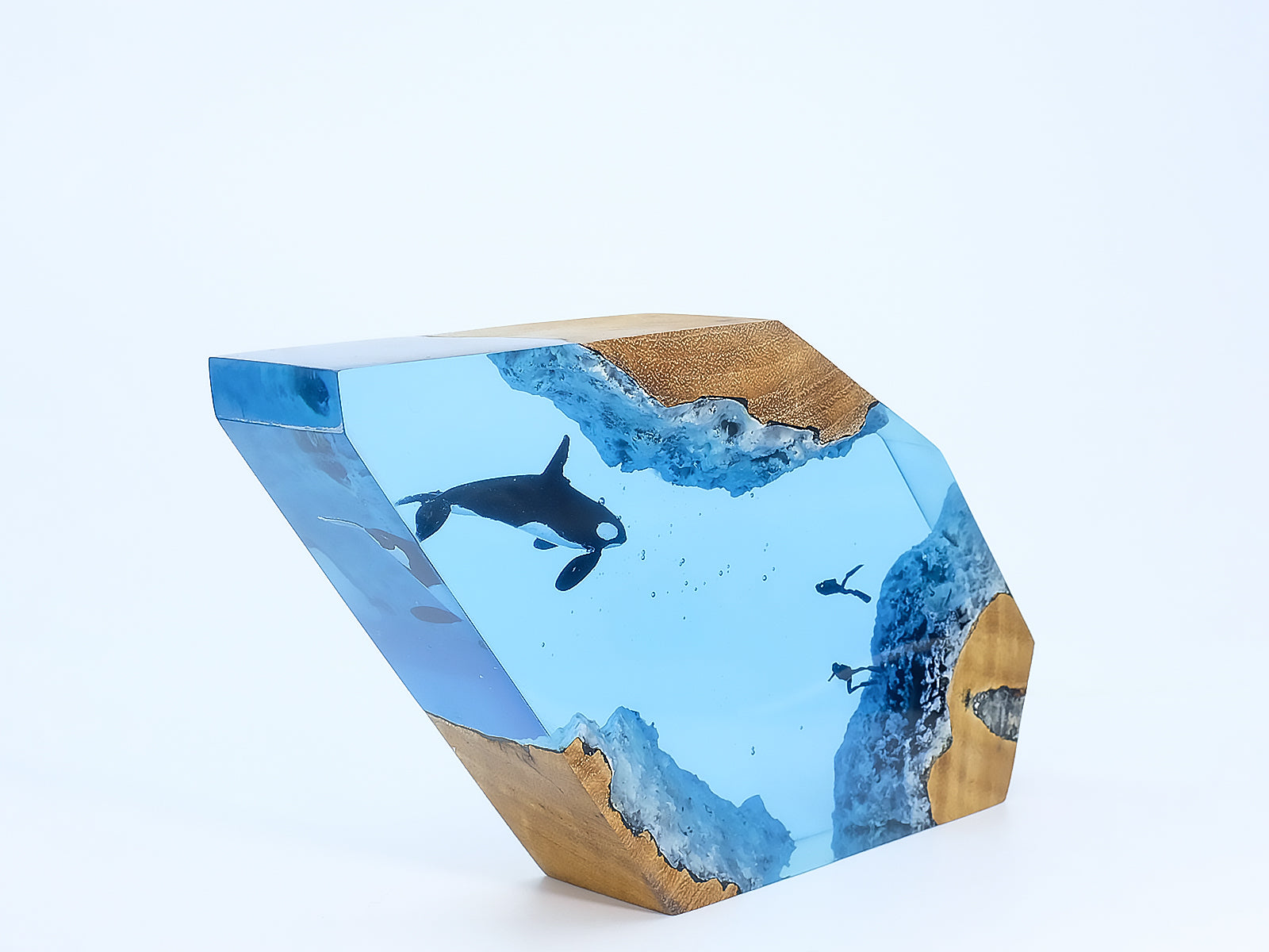 Orca & Divers - High Quality Epoxy Resin Lamp - ArtFIGU