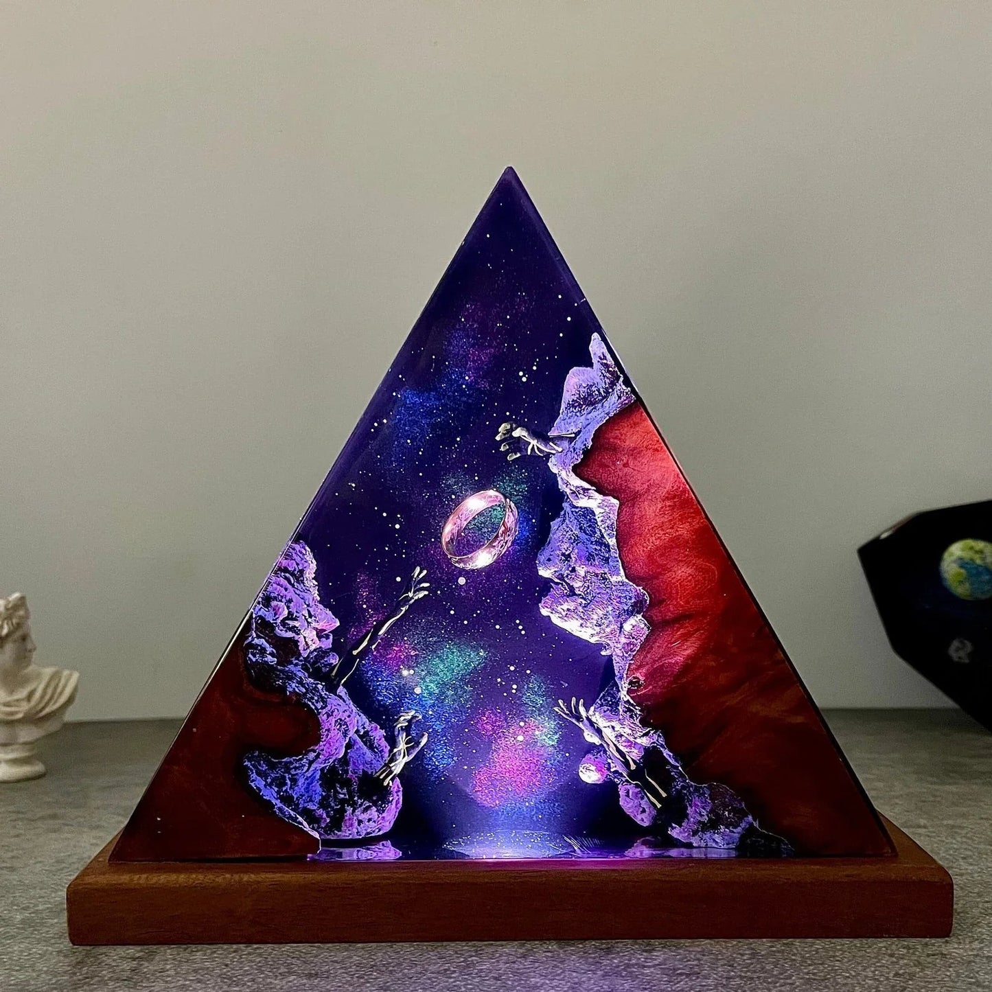 LOTR Lord Of Rings The One Ring Longing Hands Epoxy Resin Lamp - ArtFIGU