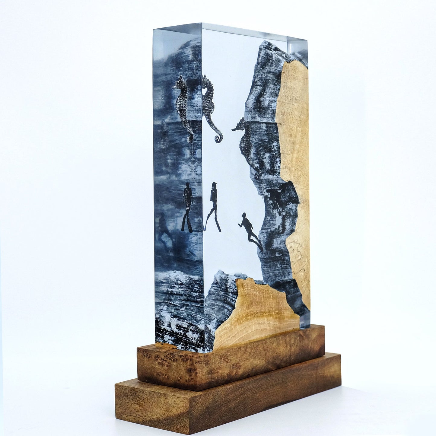 Seahorses & Divers - High Quality Epoxy Resin Lamp - ArtFIGU