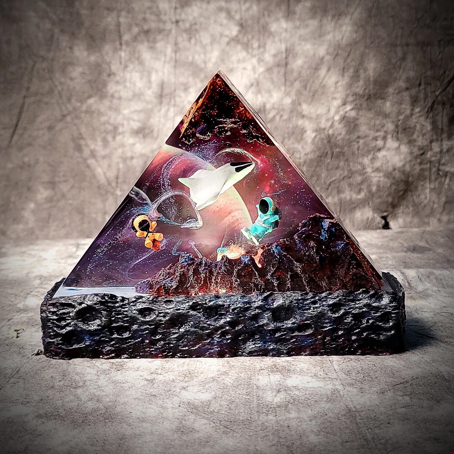 Astronauts Spaceship Kid Galaxy Epoxy Resin Lamp - ArtFIGU