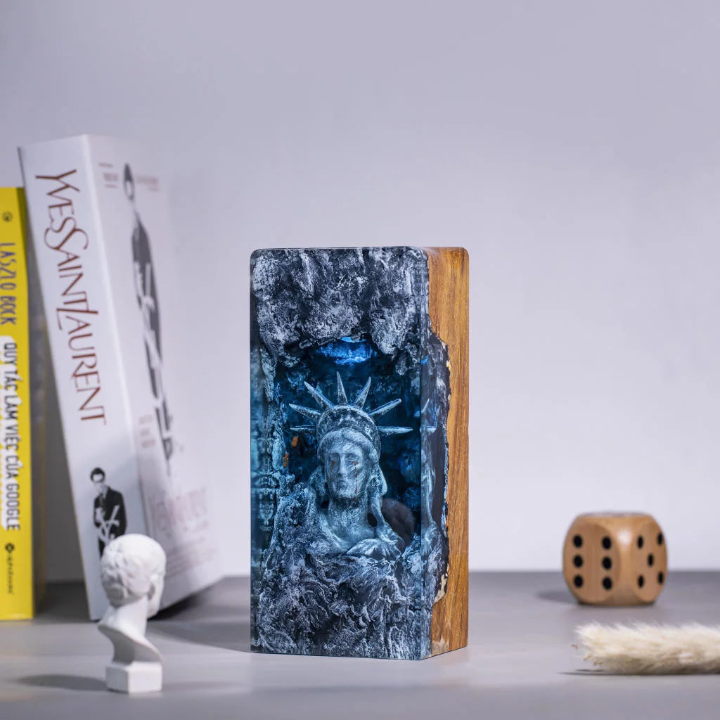 Statue of Liberty Epoxy Resin Lamp, Night Light - ArtFIGU