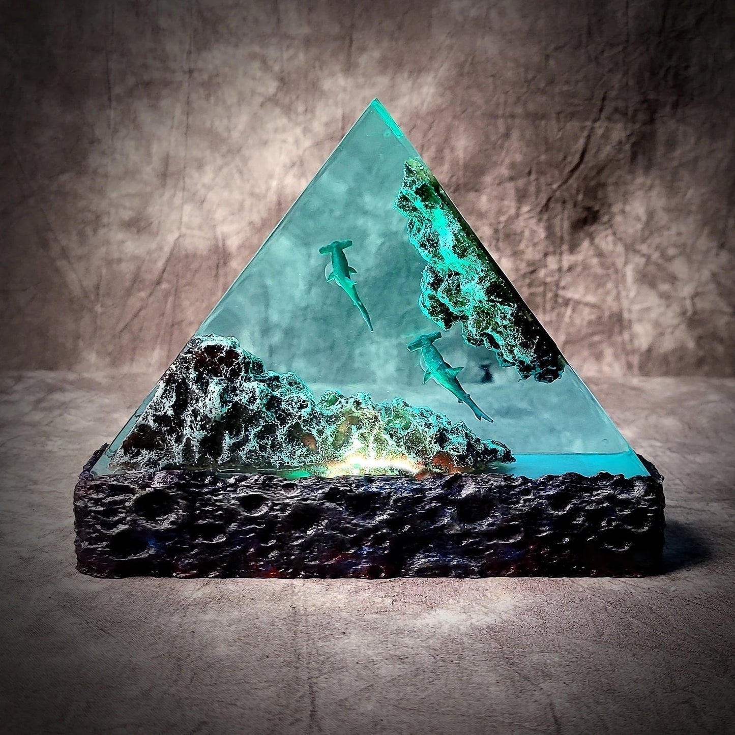 Hummer Sharks Undersea Ocean Diorama Epoxy Resin Lamp - ArtFIGU
