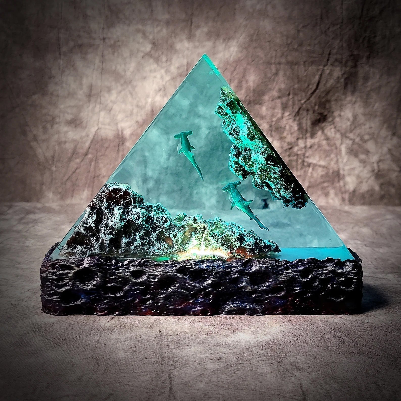 Hummer Sharks Undersea Ocean Diorama Epoxy Resin Lamp - ArtFIGU