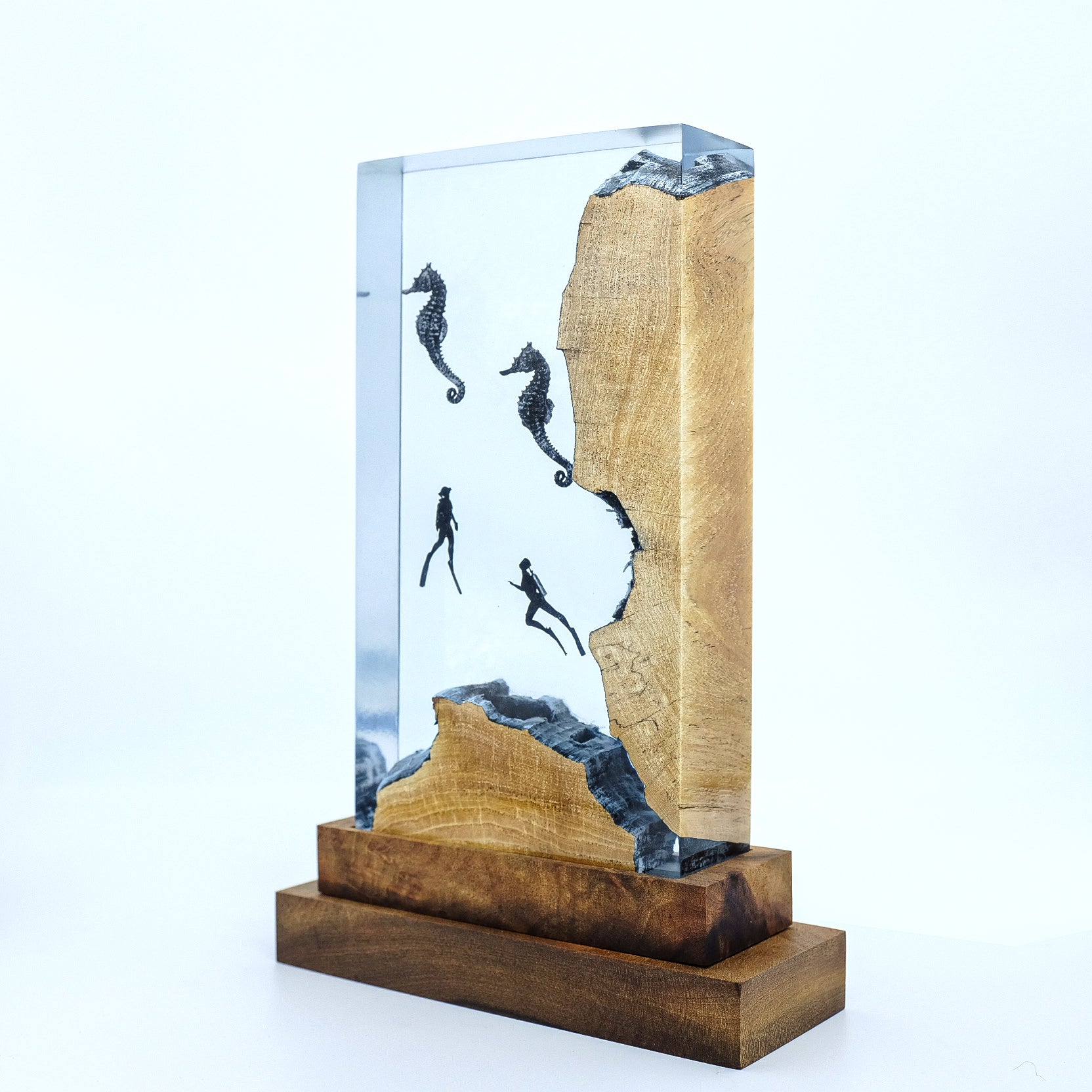 Seahorses & Divers - High Quality Epoxy Resin Lamp - ArtFIGU
