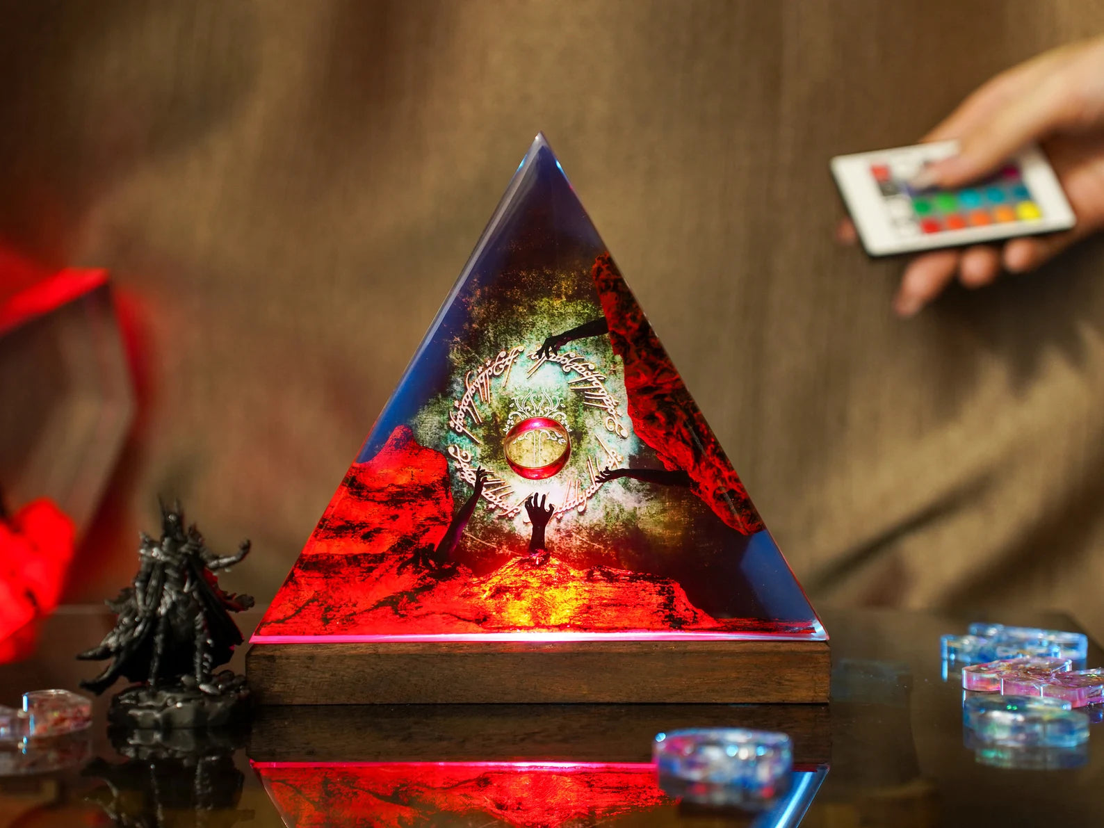 LOTR Lord Of Rings The One Ring Longing Hands Epoxy Resin Lamp - ArtFIGU