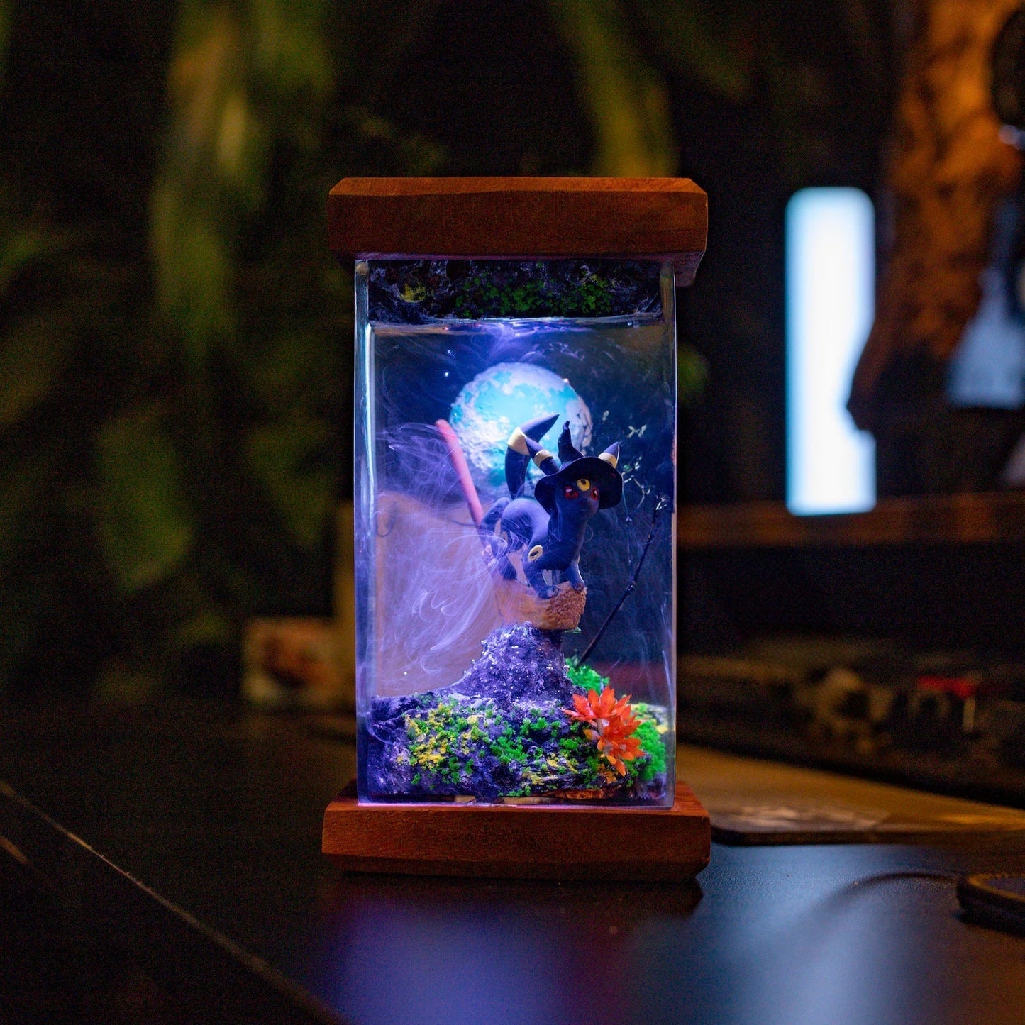 Pokemon Umbreon Halloween Epoxy Resin Lamp - ArtFIGU