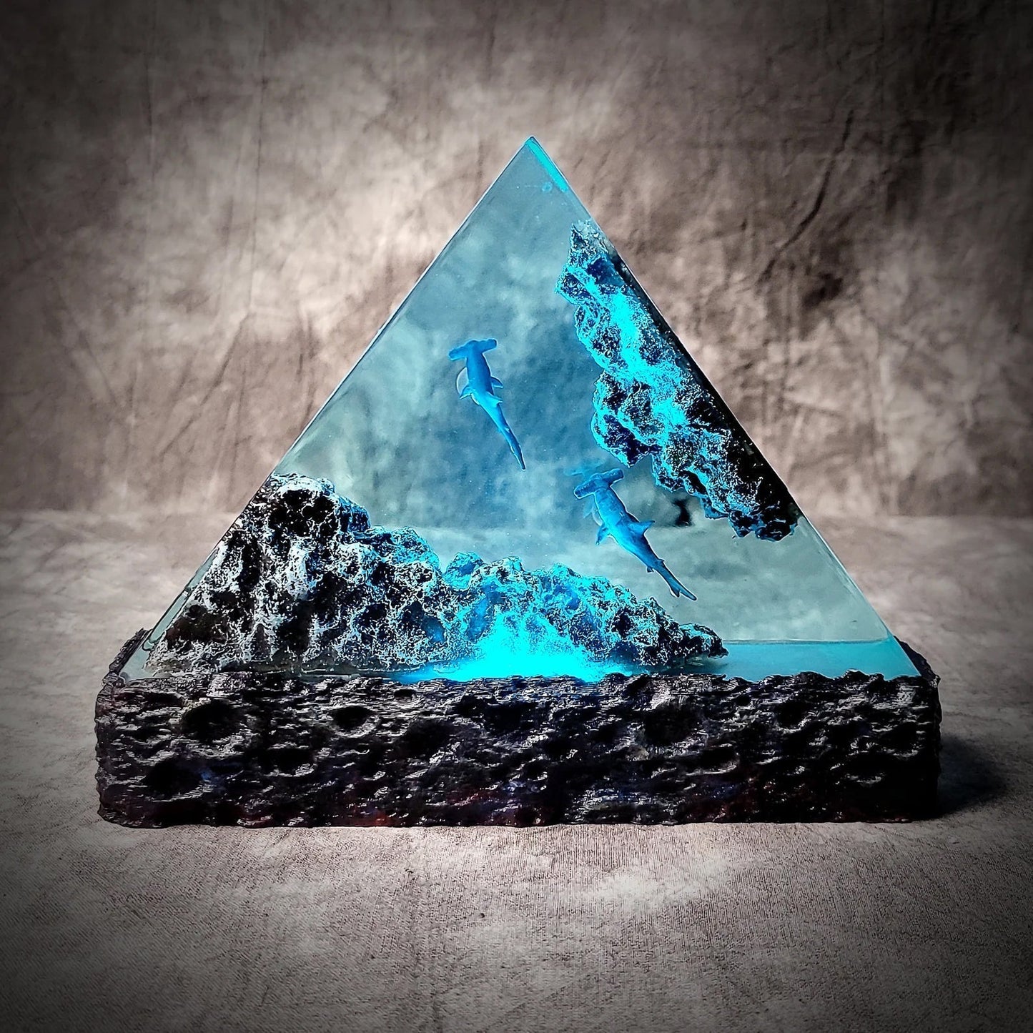 Hummer Sharks Undersea Ocean Diorama Epoxy Resin Lamp - ArtFIGU