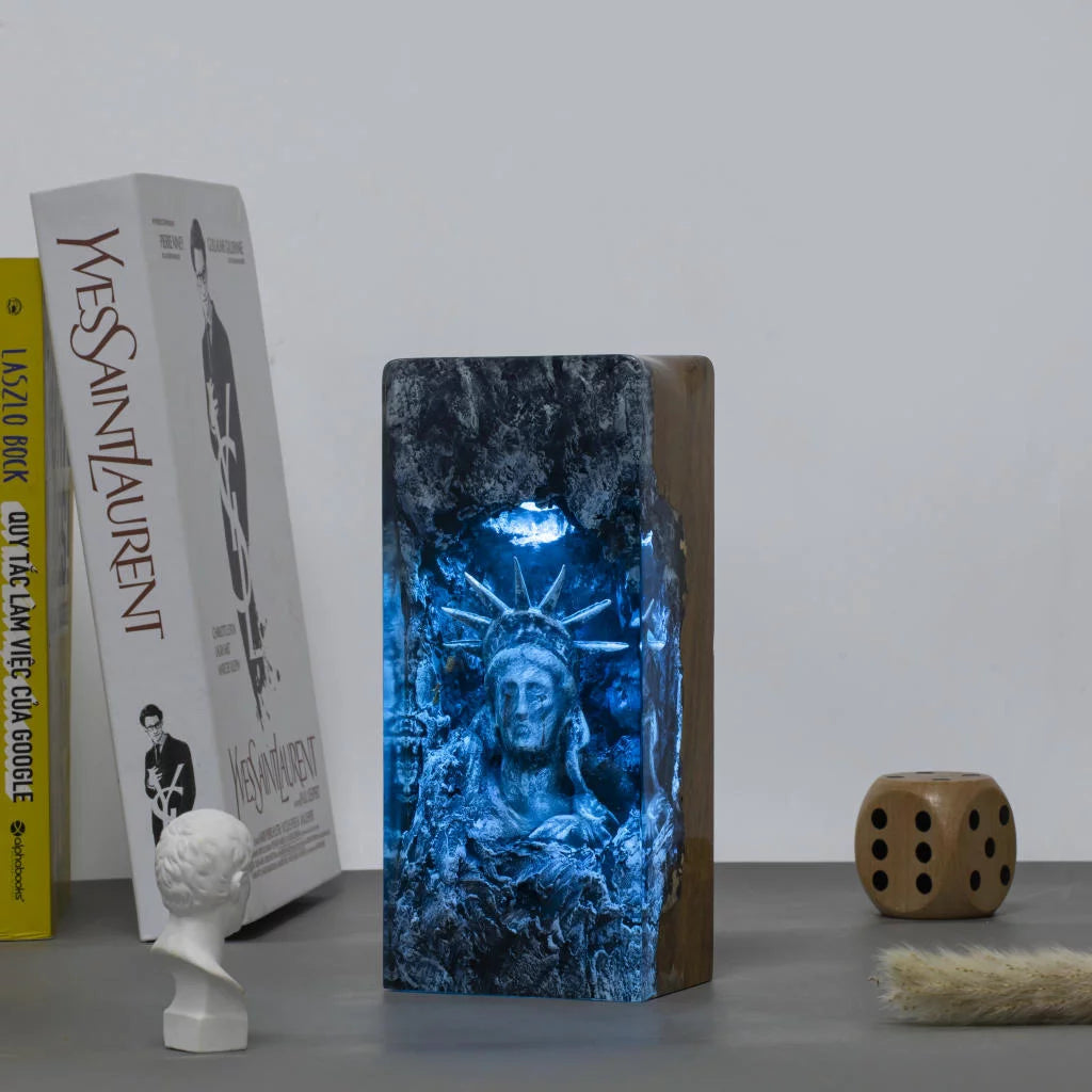 Statue of Liberty Epoxy Resin Lamp, Night Light - ArtFIGU