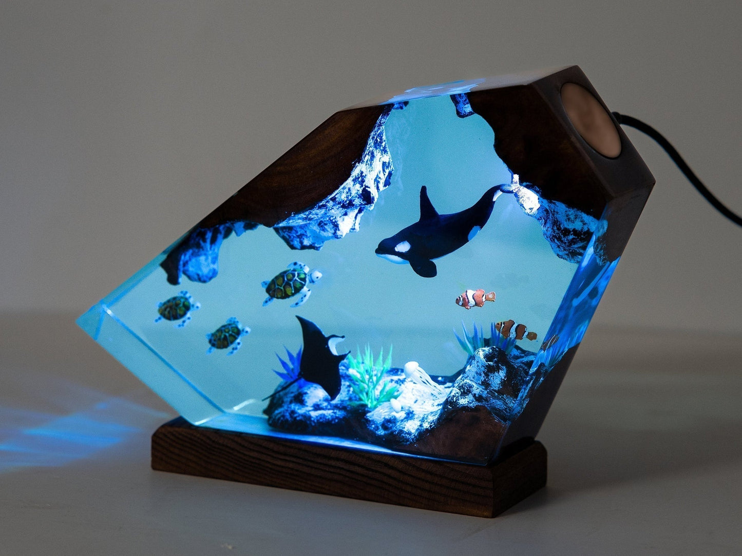 Orca Sea Turtles Manta Ray Undersea Ocean Diorama Epoxy Resin Lamp, Night Light - ArtFIGU