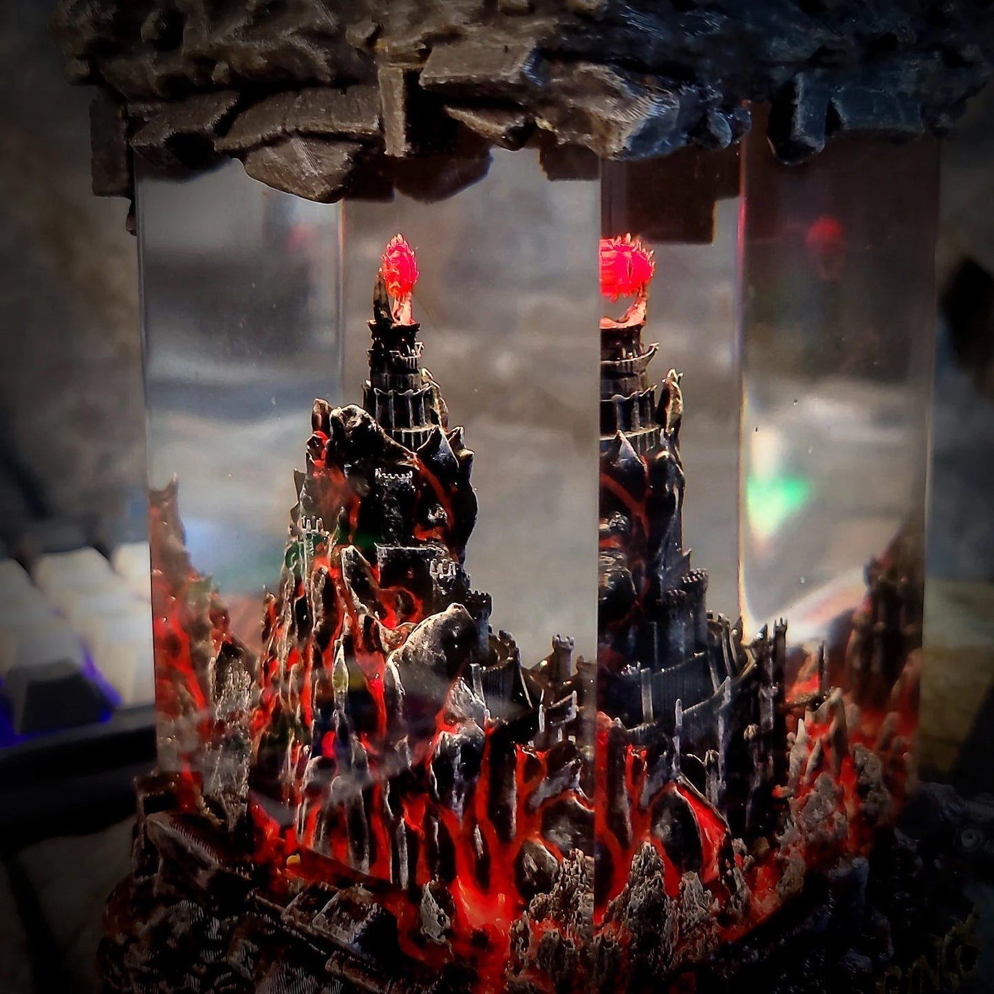 LOTR Lord Of Rings Barad-dûr Dark Tower The Eye Of Sauron Castle Diorama Epoxy Resin Lamp - ArtFIGU