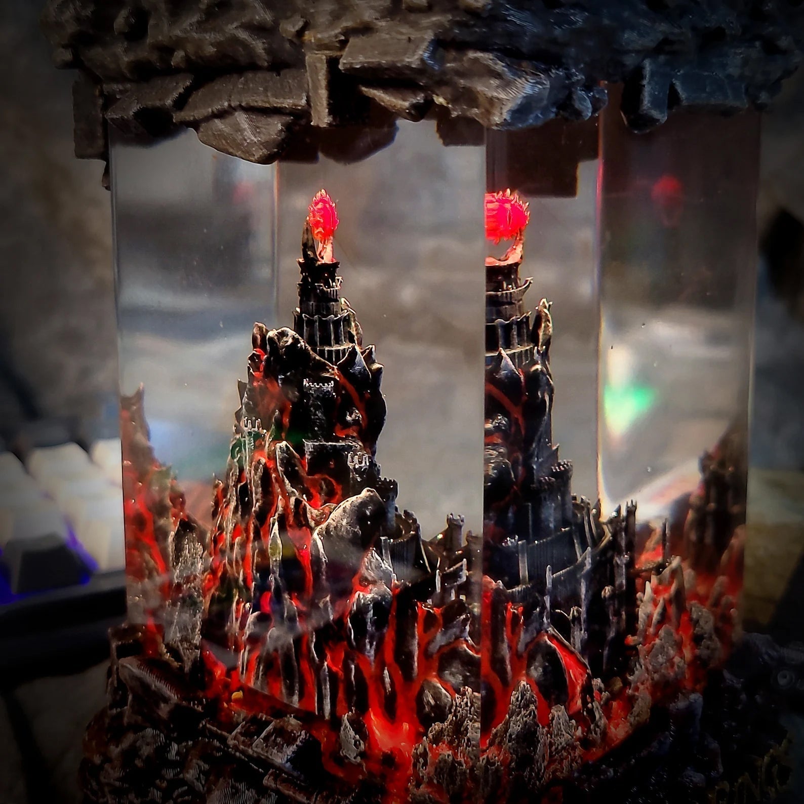 LOTR Lord Of Rings Barad-dûr Dark Tower The Eye Of Sauron Castle Diorama Epoxy Resin Lamp - ArtFIGU