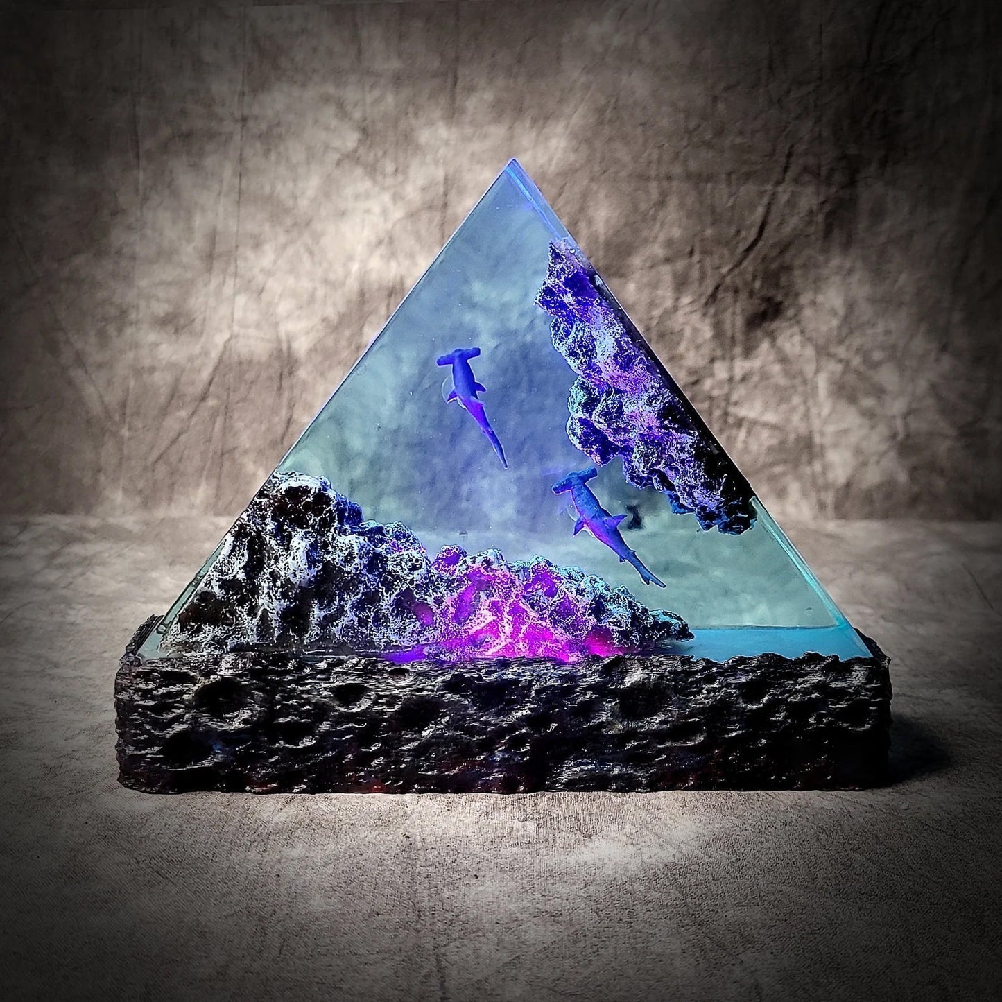 Hummer Sharks Undersea Ocean Diorama Epoxy Resin Lamp - ArtFIGU