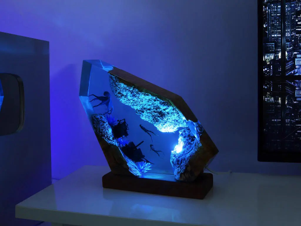 Seals and Divers Undersea Ocean Diorama Epoxy Resin Lamp, Night Light - ArtFIGU