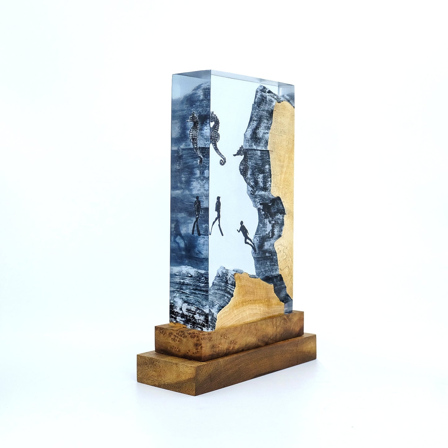 Seahorses & Divers - High Quality Epoxy Resin Lamp - ArtFIGU