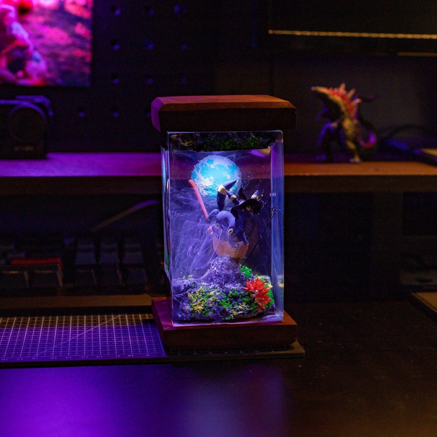 Pokemon Umbreon Halloween Epoxy Resin Lamp - ArtFIGU