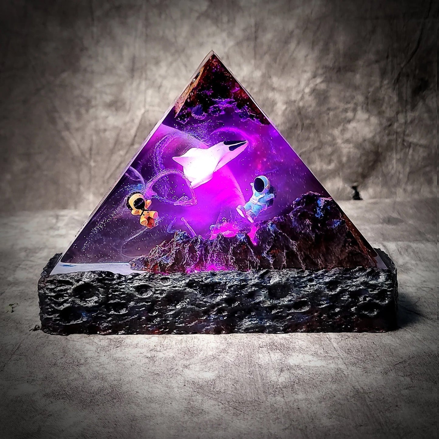 Astronauts Spaceship Kid Galaxy Epoxy Resin Lamp - ArtFIGU