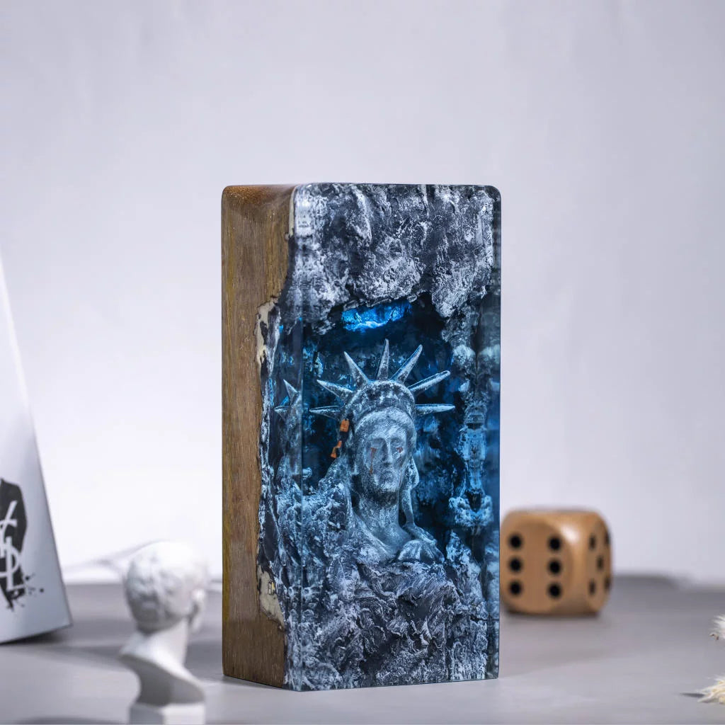 Statue of Liberty Epoxy Resin Lamp, Night Light - ArtFIGU