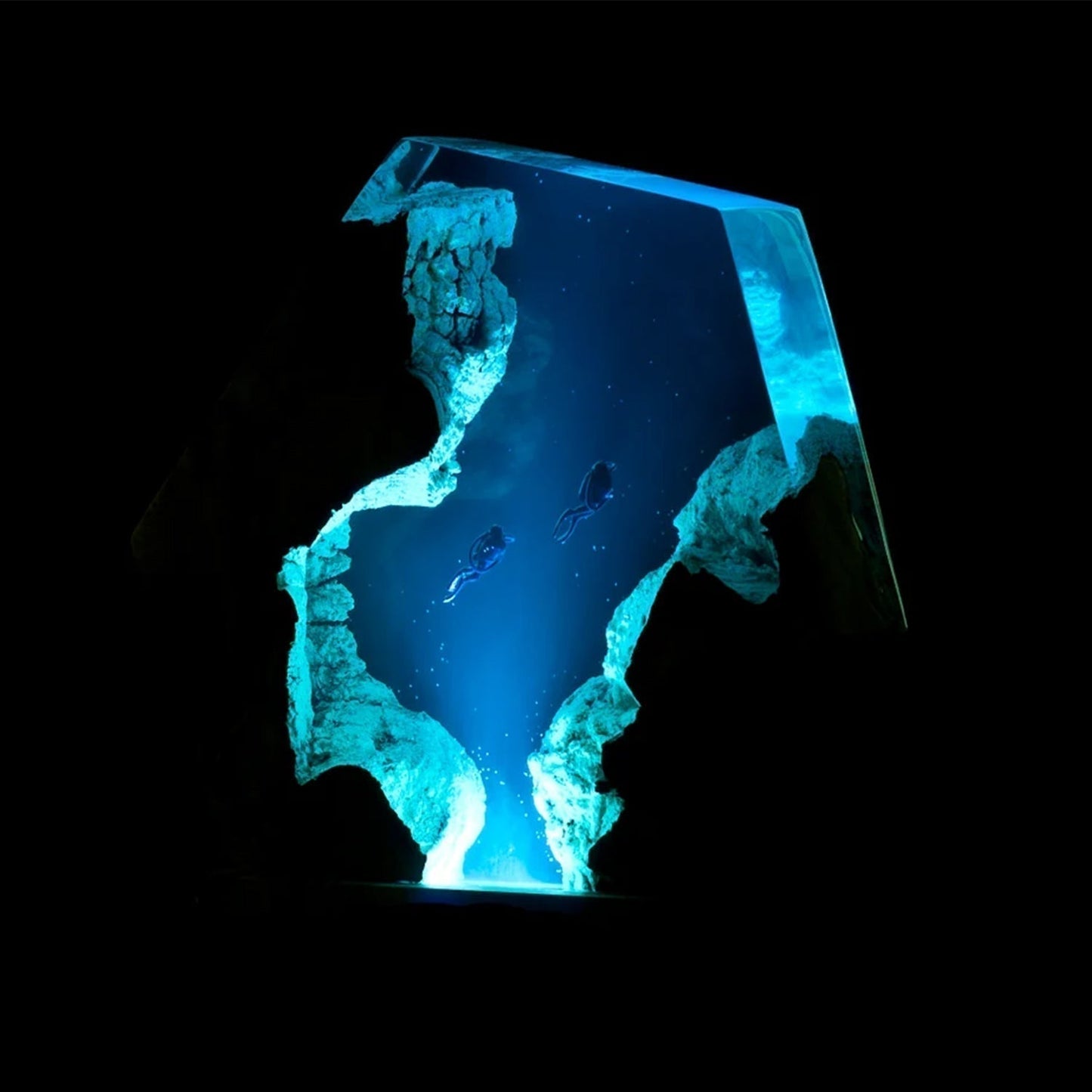 Divers Explore Ancient Ruins - High Quality Epoxy Resin Lamp - ArtFIGU