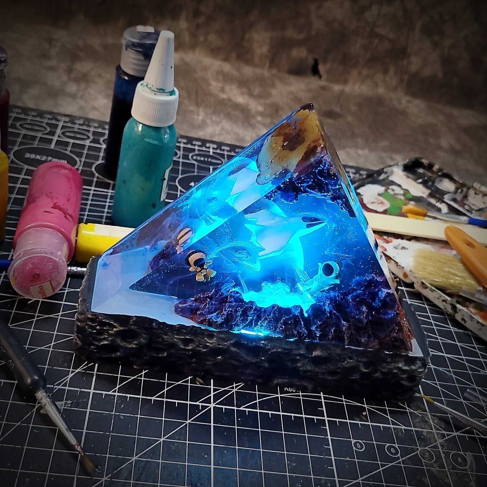 Astronauts Spaceship Kid Galaxy Epoxy Resin Lamp - ArtFIGU