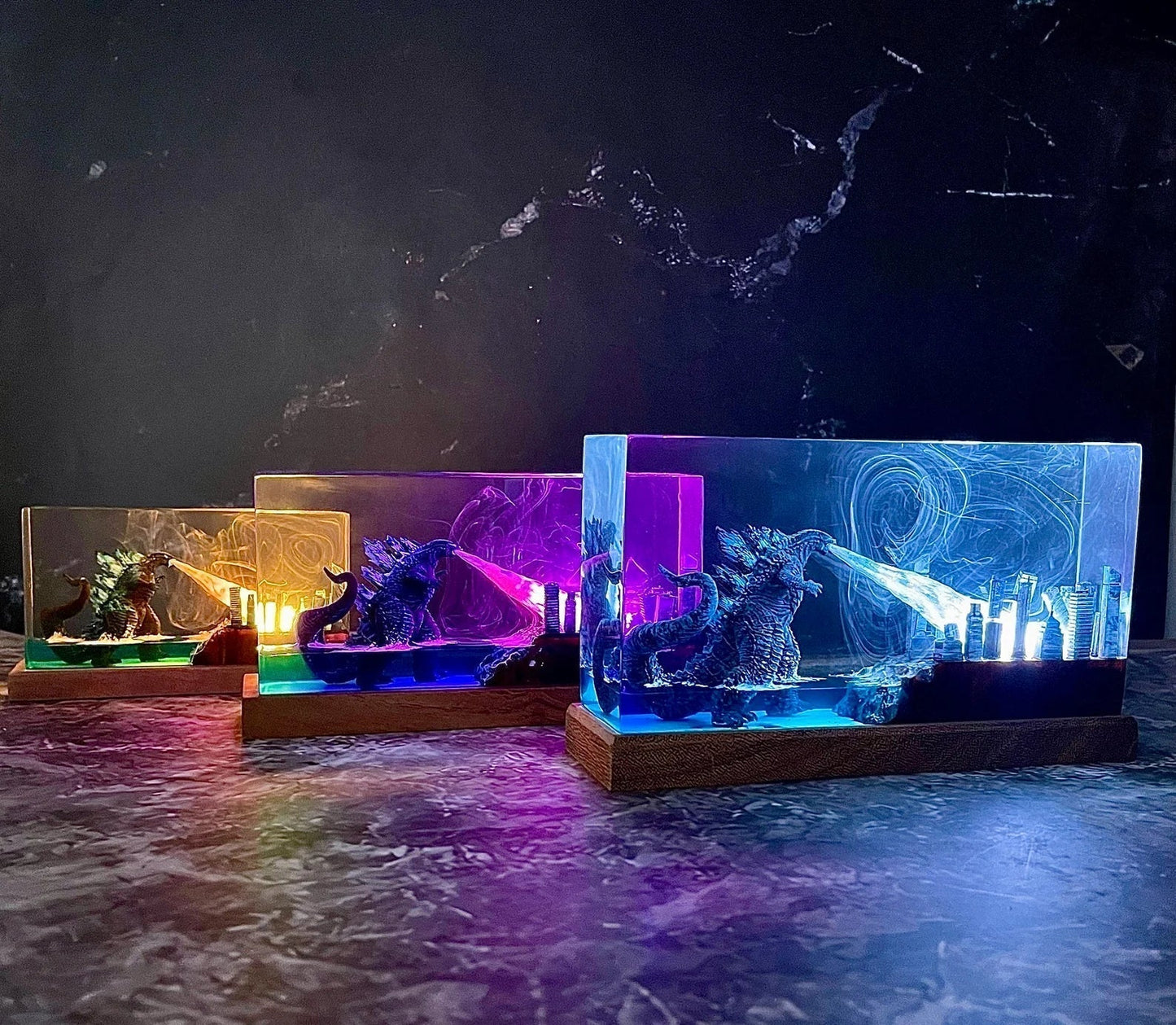 Xenomorph Alien Space Monster Epoxy Resin Lamp - ArtFIGU