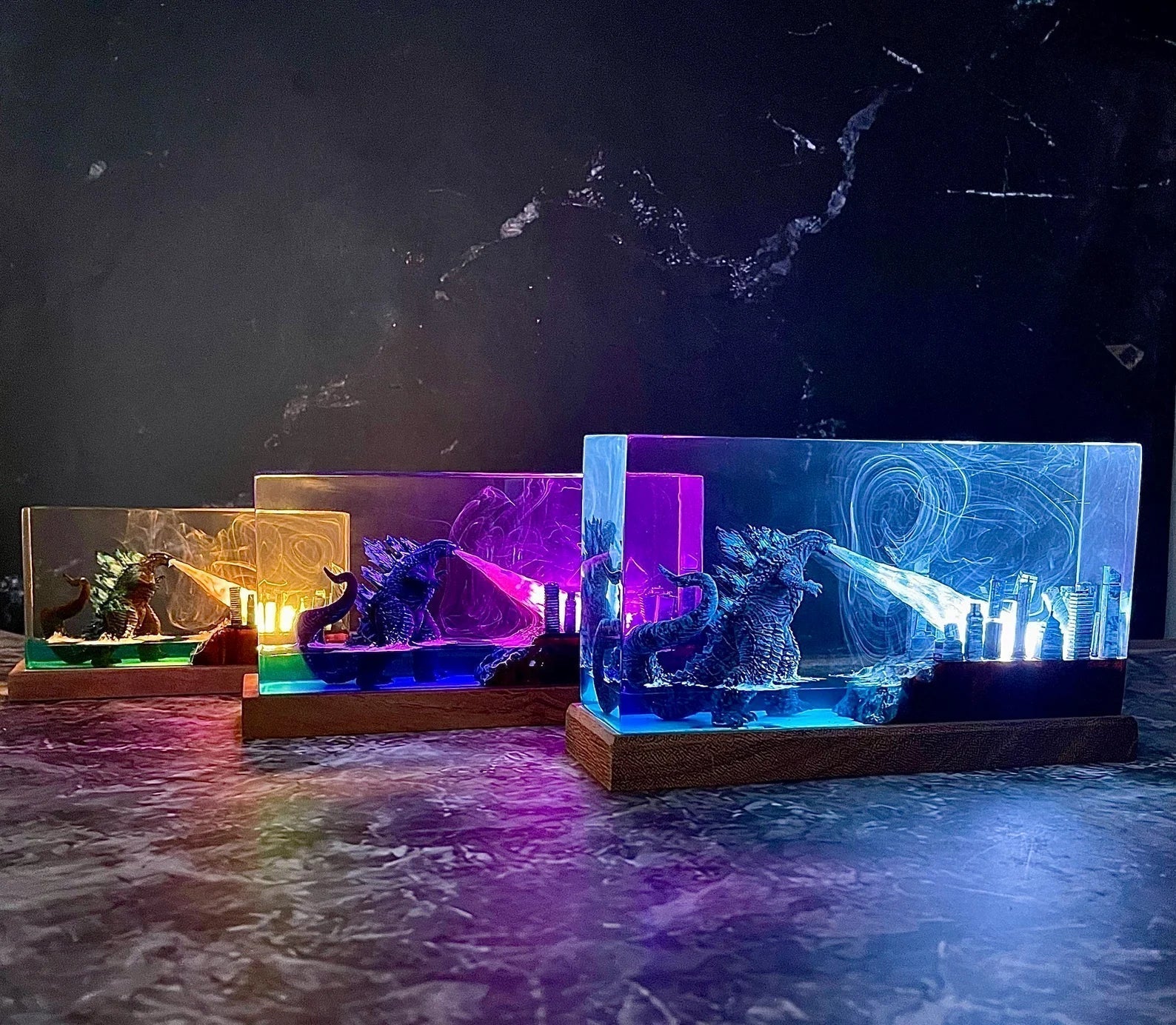 Xenomorph Alien Space Monster Epoxy Resin Lamp - ArtFIGU