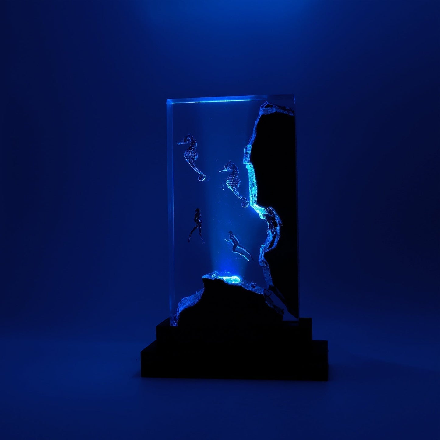 Seahorses & Divers - High Quality Epoxy Resin Lamp - ArtFIGU