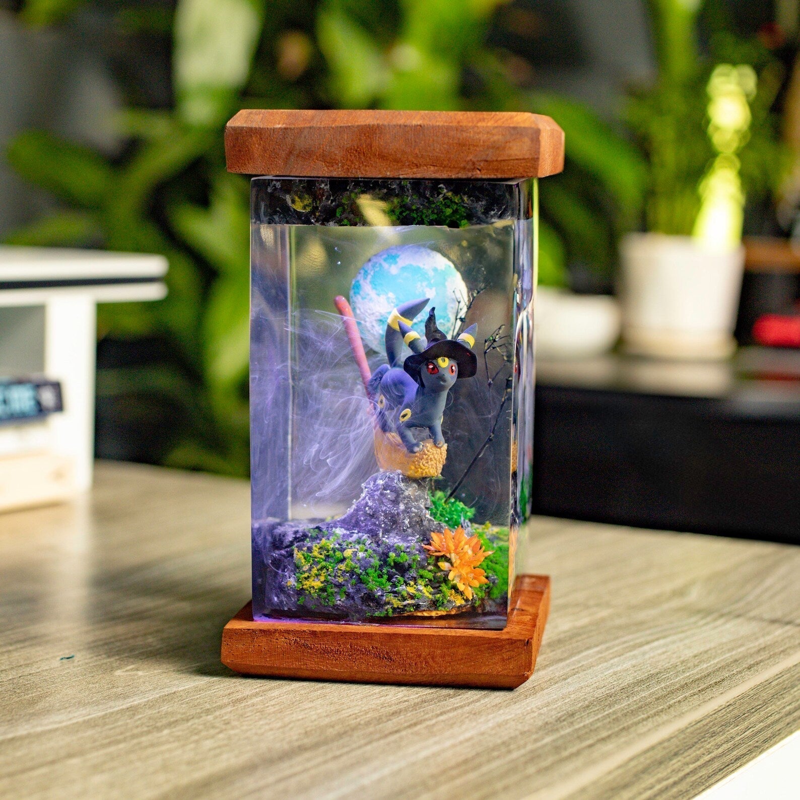 Pokemon Umbreon Halloween Epoxy Resin Lamp - ArtFIGU